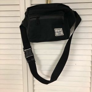 Herschel Supply “Seventeen” Waist Fanny Pack Black